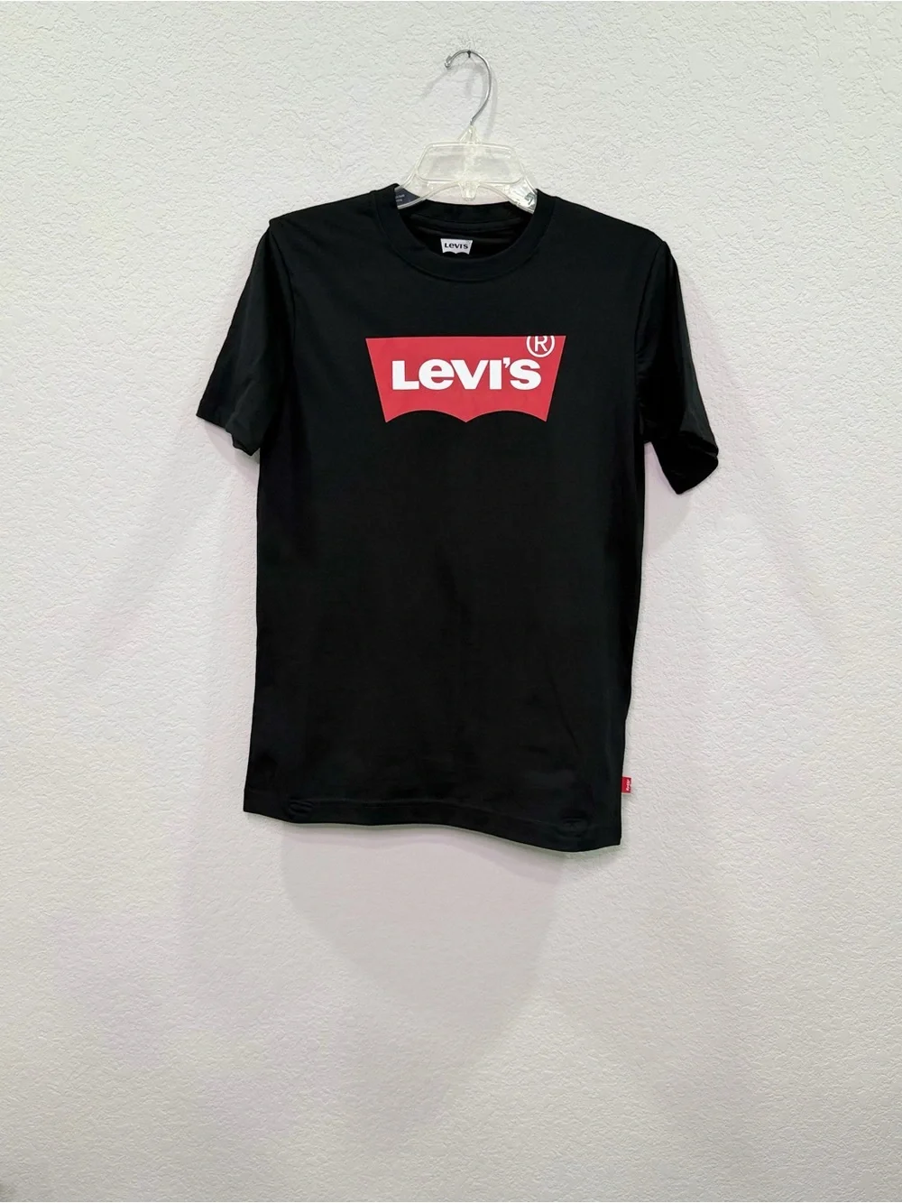 Levi's Kids Black Short-Sleeve Tee with Red Logo - Size 14/16